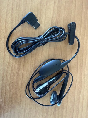 Samsung hands free earphones like new for old mobile