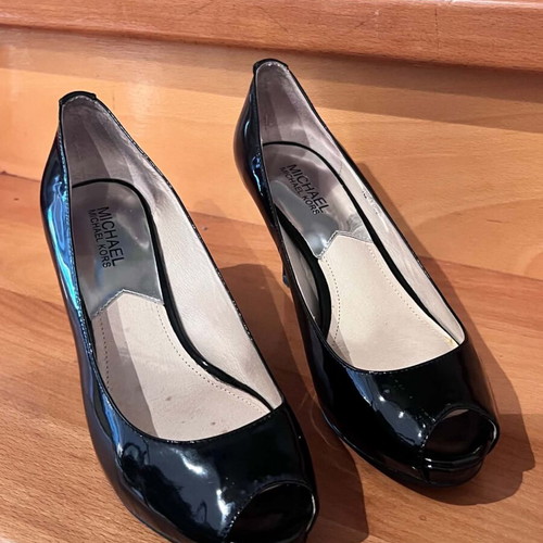 Michael Kors MK-Flex Open Toe Pumps like new, size 38, black patent leather