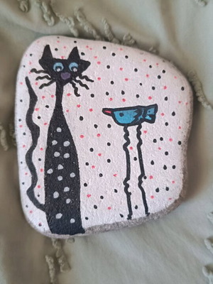 Painted stone with acrylic colors, durable