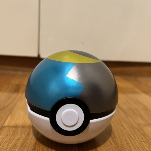 Pokeball Pokémon set of two like new