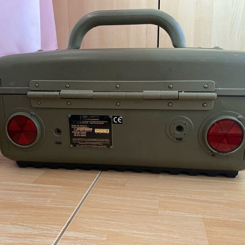 Vintage device used, plays radio, CD and cassette, needs service