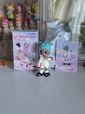 Pop Mart Lil Peach Riot Sleepover Series Frankie Night Tea figure new
