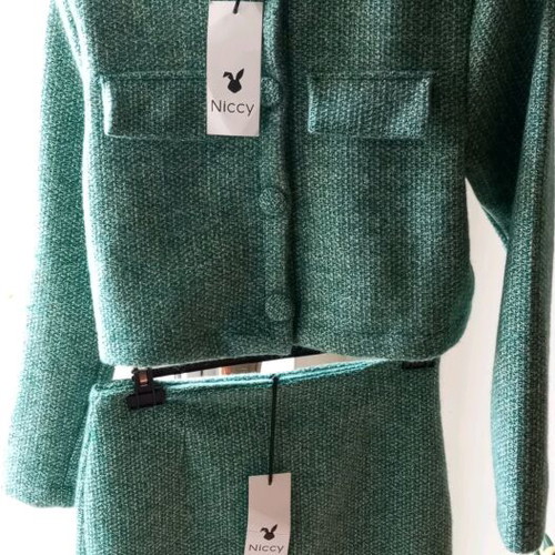 Women's vintage style suit size L new green