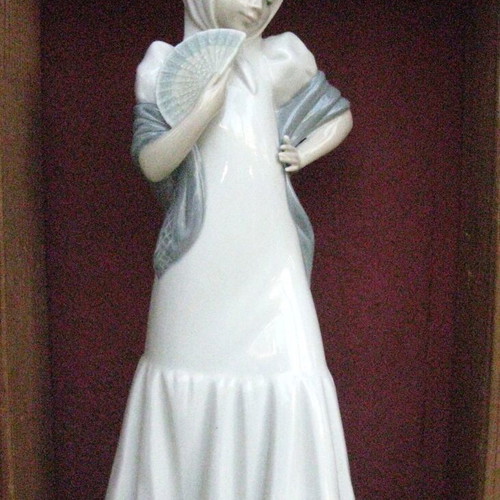 Nao porcelain figure like new, female, 28 cm