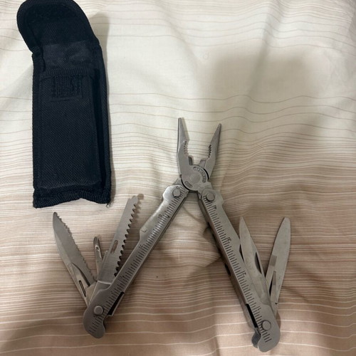 Multitool like new with black case
