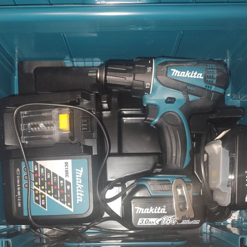 Makita DDF456RF3J 18V drill set with 2 batteries, charger & Makpac case new