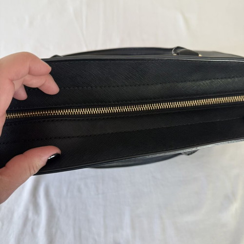 Michael Kors handbag like new, black with gold details
