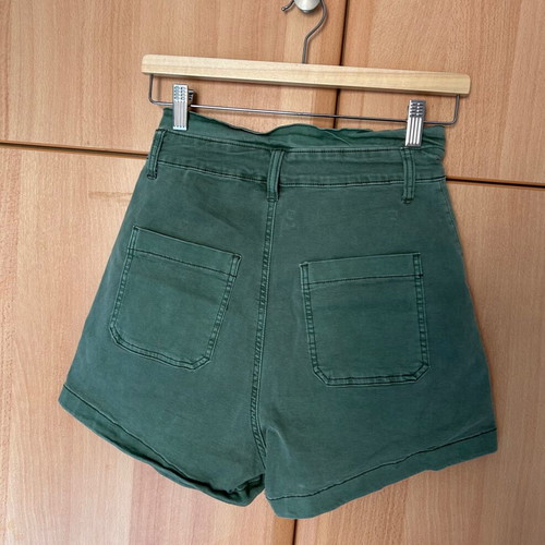 High-waist cotton green shorts like new, size M