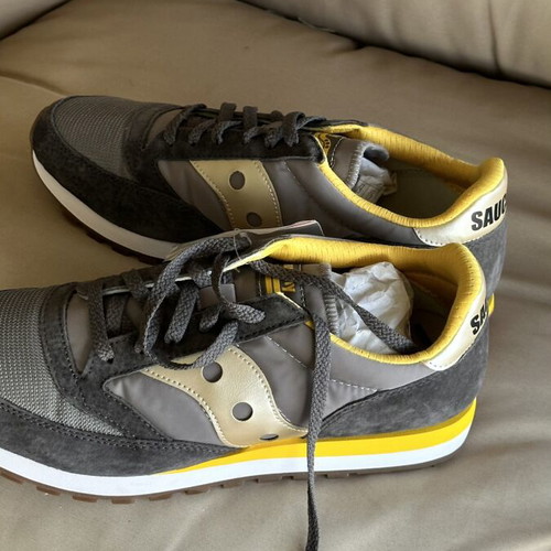 Saucony men's sneakers new, size 44, gray and yellow
