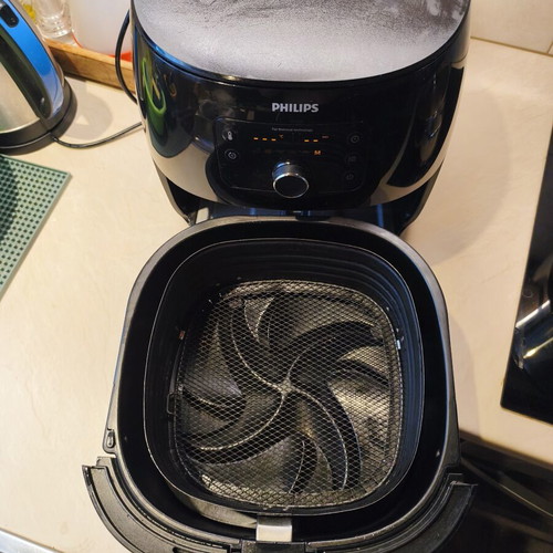 Philips Airfryer XXL used with Fat Removal Technology