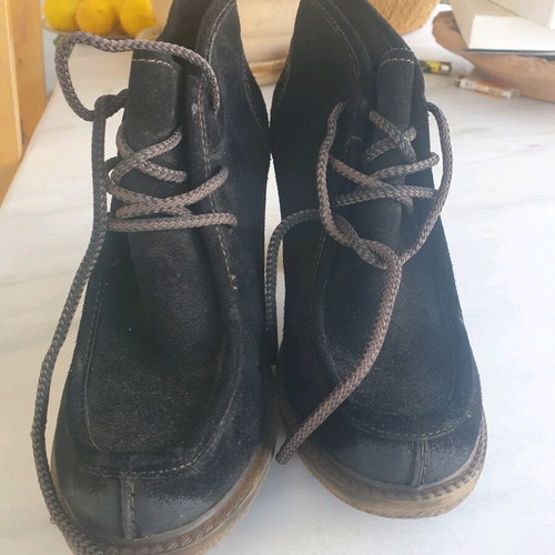 Tamaris black boots like new, suede size 38