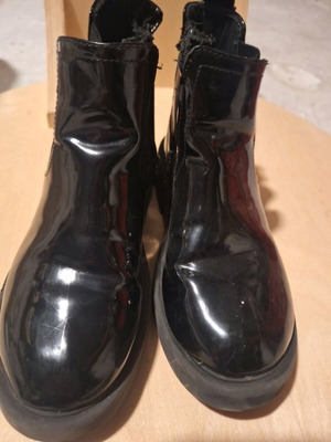 Patent leather Zara kids boots used, size 30, black