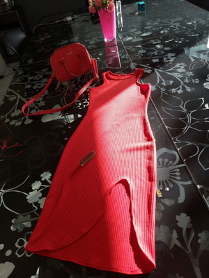 Red summer dress tight fit like new with slit size M