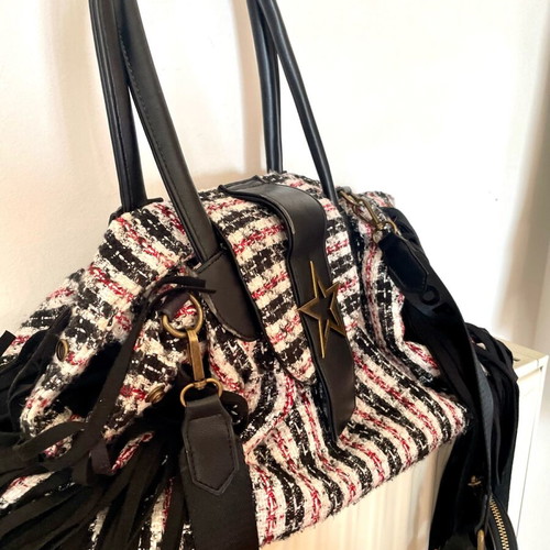 Shop Art shoulder bag new with fringes and tweed design
