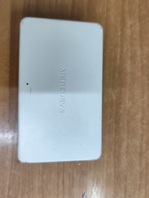 Mercusys 5-Port Desktop Switch used, 10/100 Mbps Ethernet