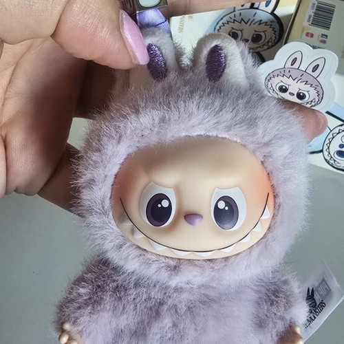 Labubu The Monsters Pin for Love Vinyl Plush Pendant M new