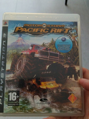 Motorstorm Pacific Rift used, box and manuals only