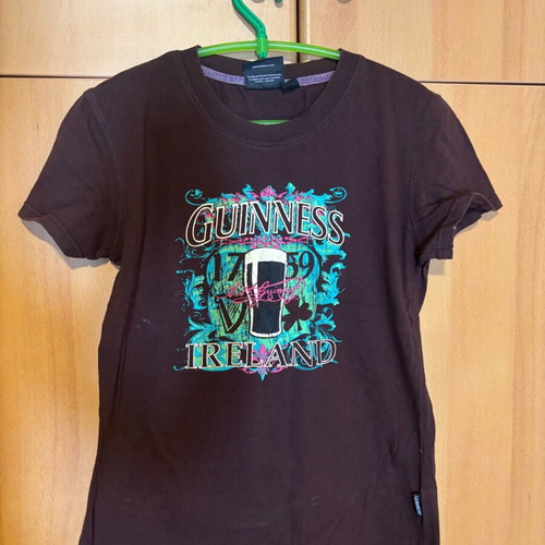 Guinness collectible t-shirt like new, official product from Ireland