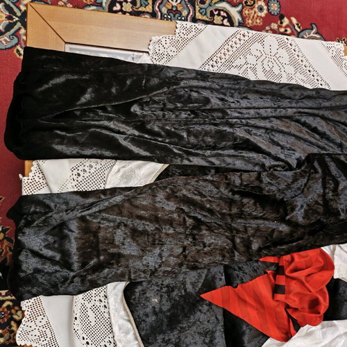 Pirate carnival costume like new for 13-year-olds