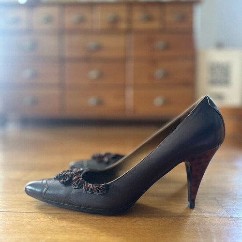 Prada brown leather heels like new with embellishments