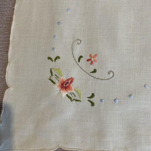 Vintage tablecloth with Richelieu cutwork embroidery 82x80cm like new