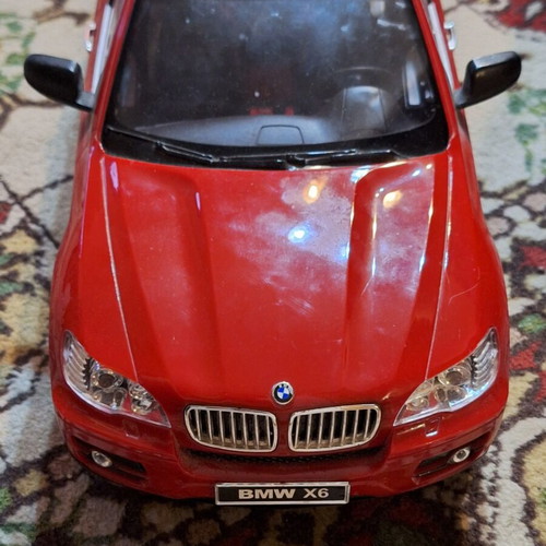 BMW X6 collectible large red like new with batteries