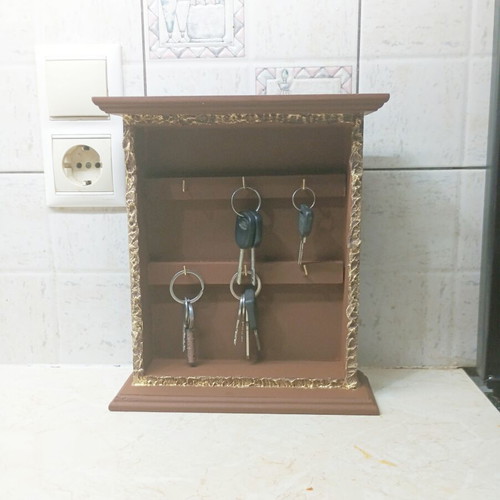 Handmade wooden wall key holder with 6 hooks like new