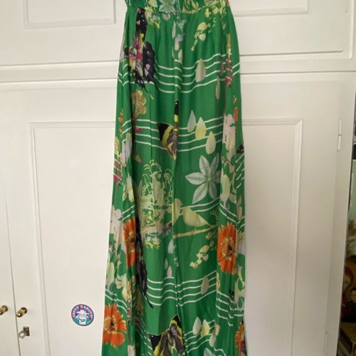 Zara long dress used, size medium, satin fabric