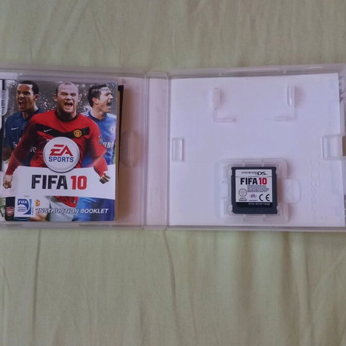 Fifa 10 for Nintendo DS with damaged case