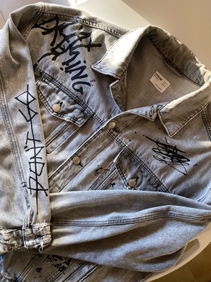 Bershka Denim Jacket size M new, grey washed with graffiti details