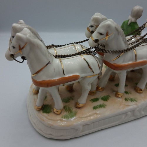 Porcelain decorative Rococo Victorian carriage like new