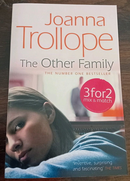 Joanna Trollope -The other Family