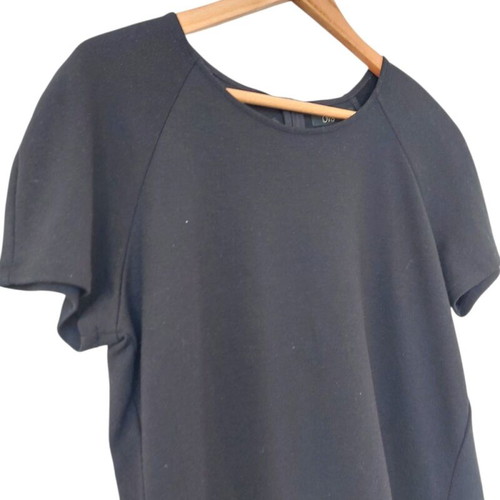 Black dress minimal style large like new with low waist