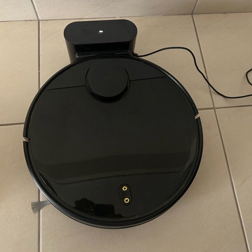 Xiaomi Vacuum Mop 2 Pro like new with replacement mop pads