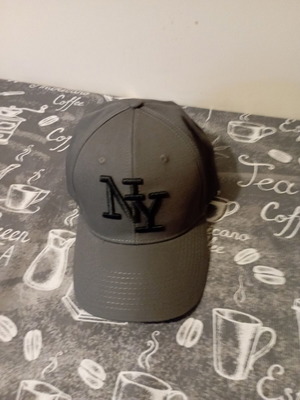 Hat new, one size
