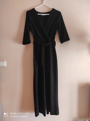 Jumpsuit like new, black, short sleeve, belt, wide leg, crossover top