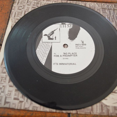 It's Immaterial ‎– A Gigantic Raft In The Philippines 7'' Single used, rock