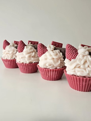 Cup Cake Candle with Custom Scent for Gift or Decoration