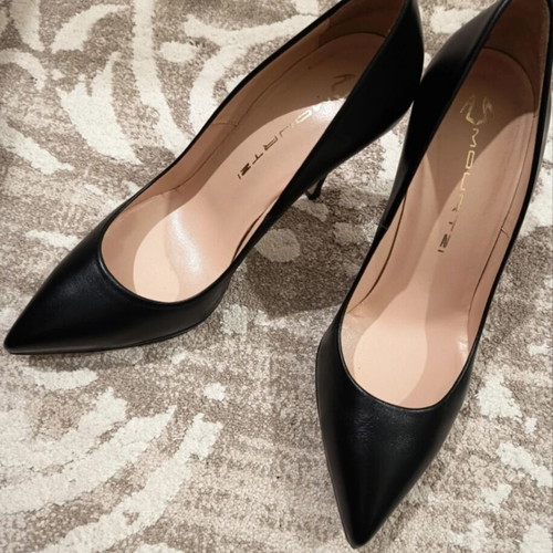 Mourtzi black leather pumps size 38