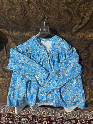 Shirt new blue with flowers, size Large
