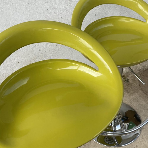 Bar stools set of 2 used, green with chrome base and adjustable height