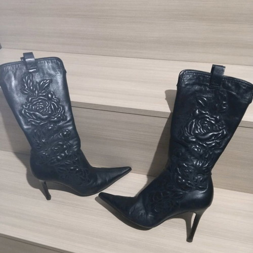 Roberto Cavalli boots with embroidered rose, black, used, size 39