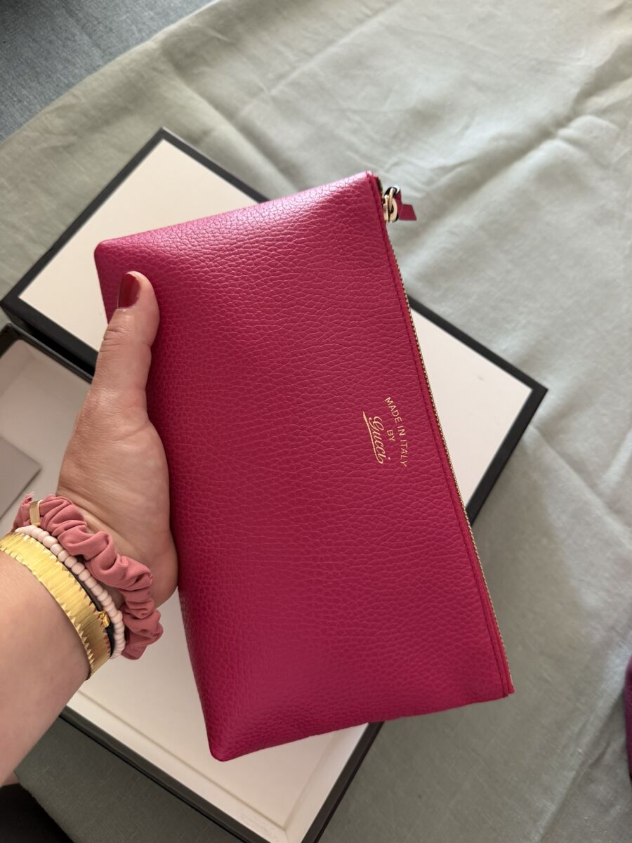 Gucci pouch like new, magenta leather… - € 169,00 - Vendora.cy