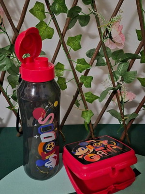 Σετ Mickey Football Tupperware με δοχείο τοστ και μπουκάλι 1,2 λίτρα