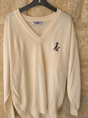 Burberrys Golf V-Neck Sweater used, vintage cream with embroidered logo