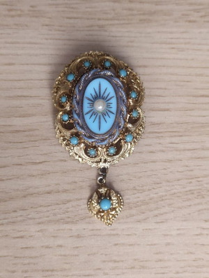 Sphinx brooch gold with turquoise stones vintage, like new