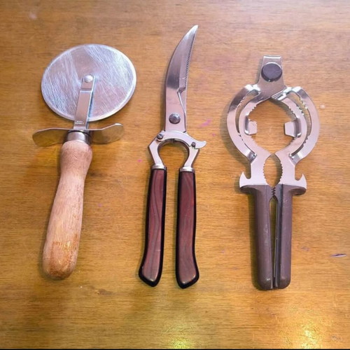Cooking tools used stainless steel jar opener, meat scissors, pizza cutter