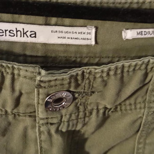 Bershka Cargo Pants khaki like new, size S