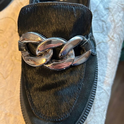 Fiore Collection women's black moccasins with silver chain, size 38