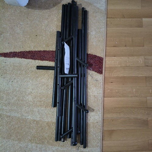 Clothes rack with hanger like new